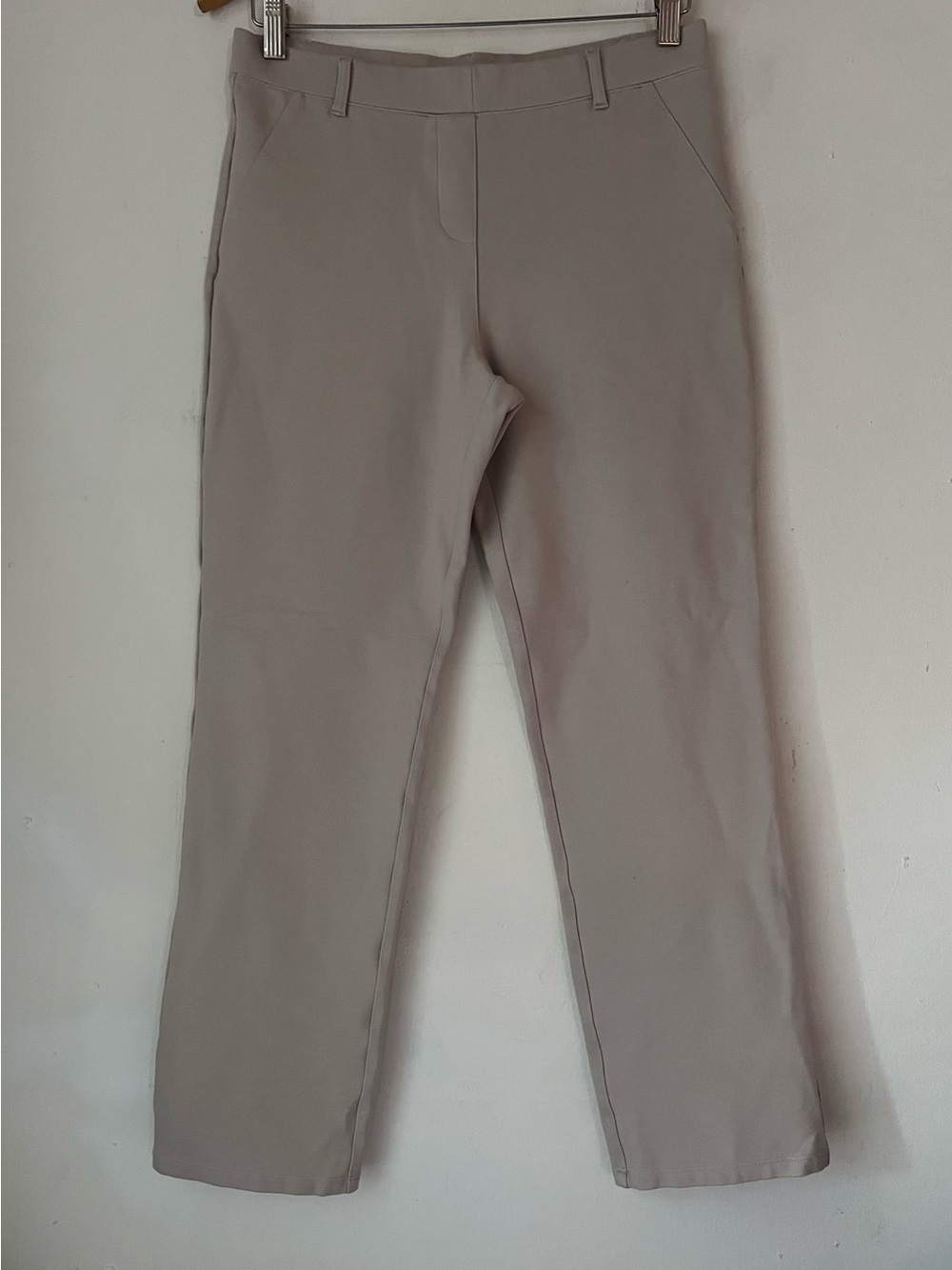 Quince Women Sz M Ultra-Stretch Ponte Straight Leg Pants 26" Ecru/Cream